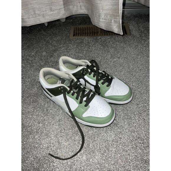 Nike Dunk Low Oil Green Cargo Khaki Size 9 Shoes Retro - Picture 1 of 9